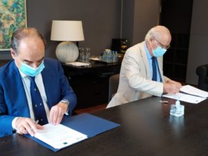 Firma de los presidentes de ISDE y el TAB
